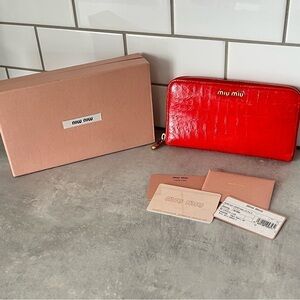 MIU Miu St. Cocco Lux Portaf in Rosso / Red